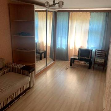 Сдам двух кімнатну квартиру 605  метро 10-15 минут