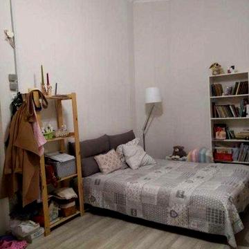 Продається 1 кімната на Павловому Полі з капітальним ремонтом.