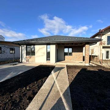 Сучасний будинок у Гостомелі