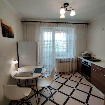 Набережна Перемоги вул., 126