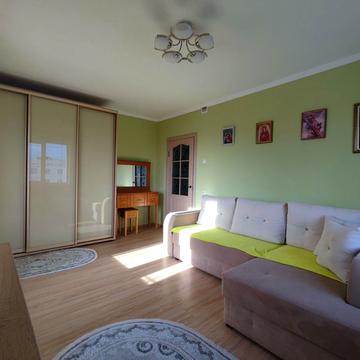 Івана Миколайчука вул., 11