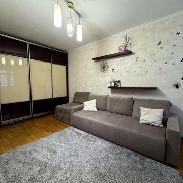 Продам 1-кімнатну квартиру, вул. Фабрична.