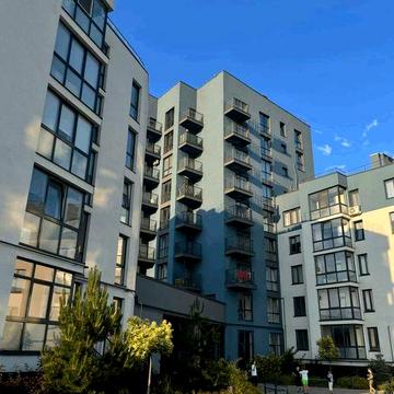 Продам двокімнатну квартиру з індивідуальним опаленням ЖК Басів Схил