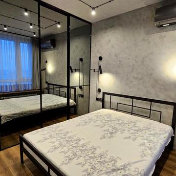 Зарічна вул., 4