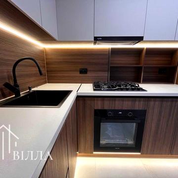 Продам новеньку 2 кімнатну квартиру з євроремонтом