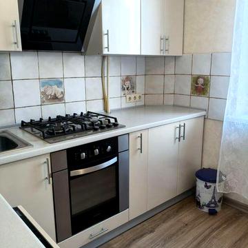 Здається в оренду 3-ка Таращанський масив