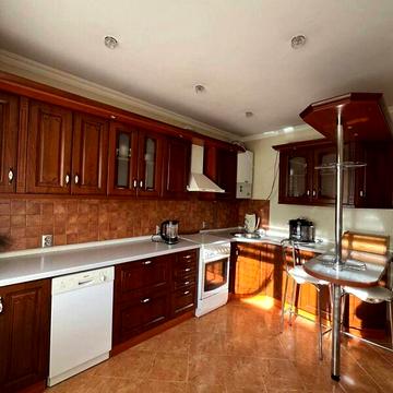 Довгострокова оренда 4к Дім Маршалківка вулиця