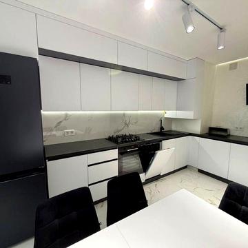 EcoFlow!ШикарнийПЕНТХАУС із класнимКРАЄВИДОМ(3хв до ТЦ МАЙДАН) з собач