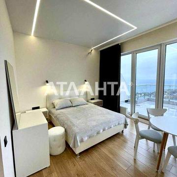 Квартира с ремонтом и террасой в ЖК Маринист на первой линии от моря.