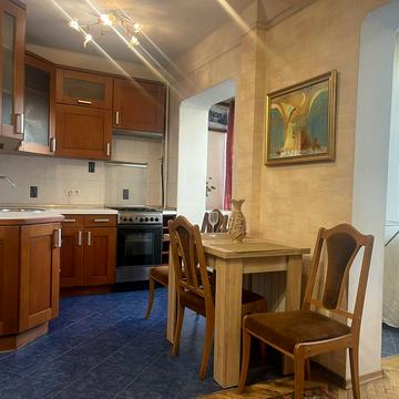 Павла Тичини просп., 1