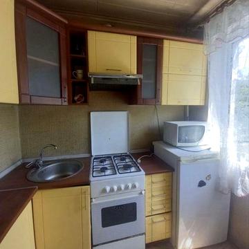 Сдам 1 комнатную квартиру переделанную в 2 комн