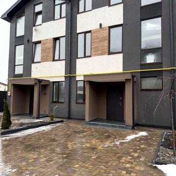 Продам котедж таунхаус в центре Авангарда