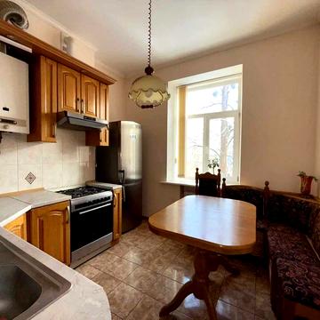 Здається квартира в серці Києва!ст.м."Майдан Незалежності","Хрещатик"