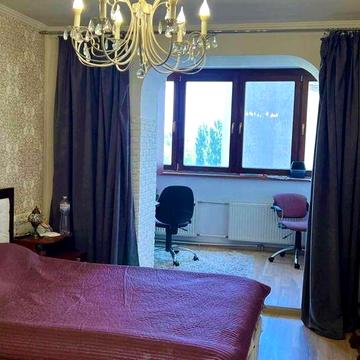 Продам 4 Ком. квартиру в кирпичном газовом доме центр города