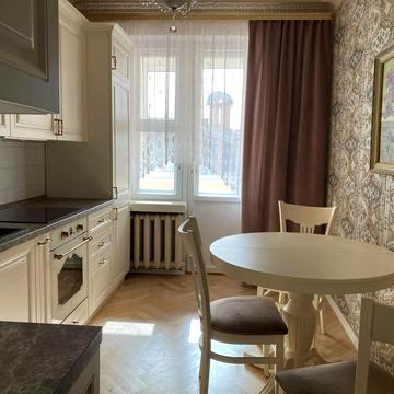 Лесі Українки бульв., 21-Б