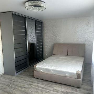 Продам 2 комнатную киевский 4 этаж