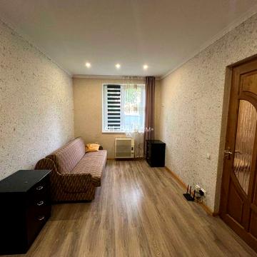 ОРЕНДА 2-кім. квартира ЦЕНТР вул.Берегова / власна територія.