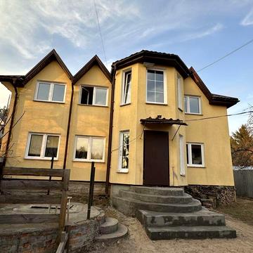 Затишний просторий будинок + гостьовий будинок + гараж-майстерня.