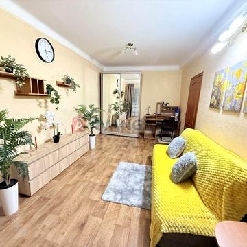 Продаж затишної квартири з меблями — вул. Чарівна 105а