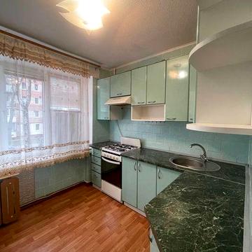 Здається квартира,без холодильника і пральної машини