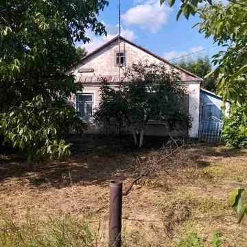 Будинок з ділянкою у с.Радів