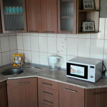 Полярна вул., 3