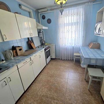 Продаж 3к у центрі міста