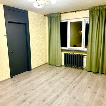 Центр ,Вал, вул.Серьожнікова!2-х кiмнатна,Ремонт,Світло-Є!