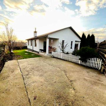 Без комісії! Одноповерховий будинок з каміном!