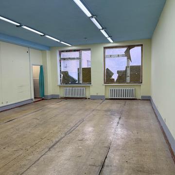 Молодіжна вул., 12/1