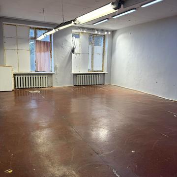 Молодіжна вул., 12/1