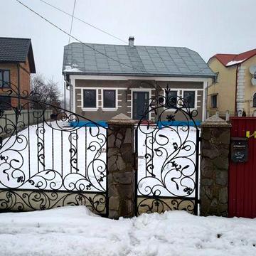 Продам будинок біля "Метро"