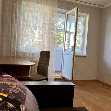 Власник,здам 1кім.кв,м.Армійська.5000грн+к/п.