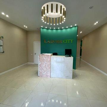 Кадор Сити на Краснова 2 комнаты 59 м2 Вид во двор и на ипподром