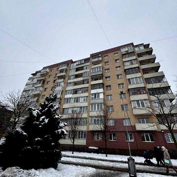 Здається чиста та охайна 1-кімнатна квартира в центрі Бучі.