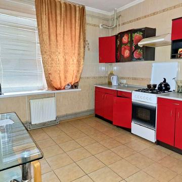 ВІЙСЬКОВИМ  здам велику 2 кімнатну квартиру по вул.Г. Кондратьєва 144