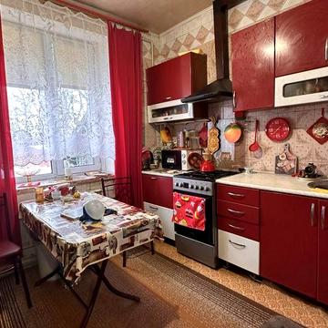 Продам 2 кімнатну  кв. По вул. Святоволодимирівська