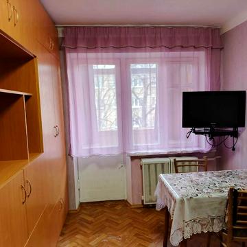 Академіка Вернадського бульв., 63