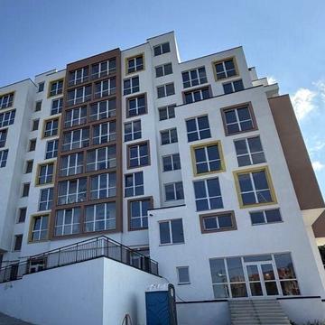 Продам 2-х кімнатну квартиру по вул. Очеретяна ЖК Карпатбуд