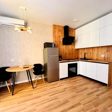 Кадетський Гай вул., 12