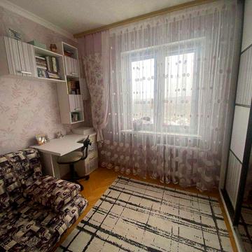 Продам простору 5-кімнатну квартиру з 3 балконами та 2 санвузлами