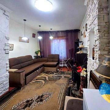 1-кімнатна частина будинку з усіма зручностями у центрі!