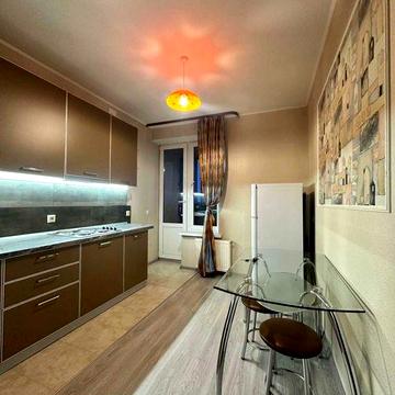 Довгострокова оренда 1-кімнатної квартири з панорамним краєвидом