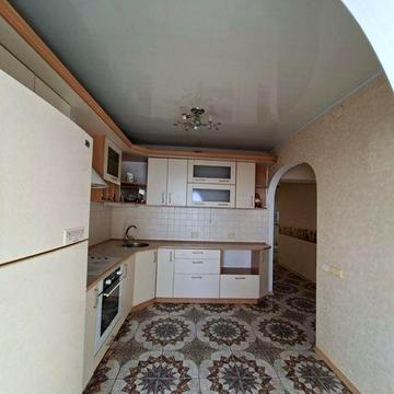 Продаж 2-кімнатної квартири біля супермаркету "Varus"