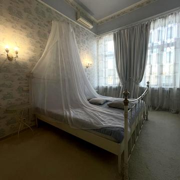 Антоновича вул. (Горького), 24