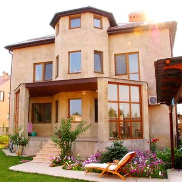 Продам хозяйский дом в Совиньоне, 10 соток земли, близость моря