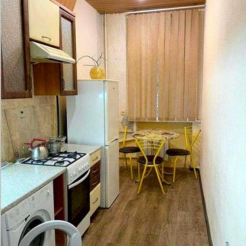 Продам 2-кімнатну квартиру, Нагорний, 5 хв. до метро