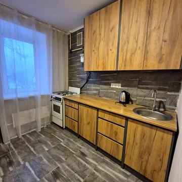 Оренда 1к 1 поверх на Заливній