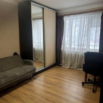 Сдаю дуже теплу квартиру біля метро Дорогожичи та Сирец.