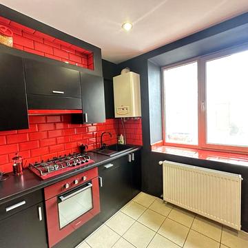 Продаж 1-кімнатної квартири великої площі з ремонтом і меблями